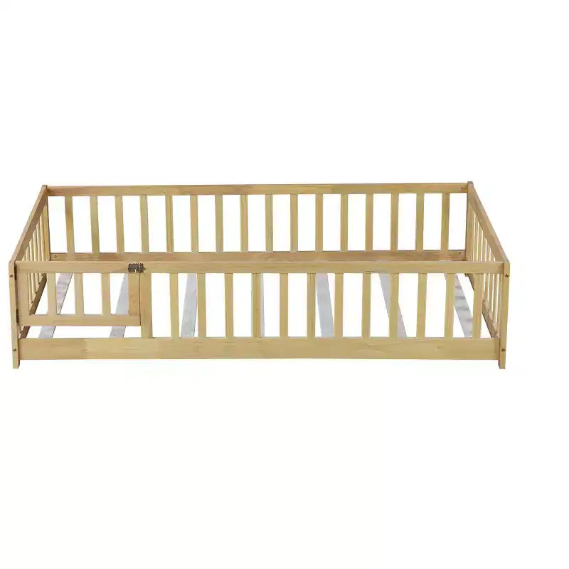 Lit au sol double Bellemave avec clôture et porte, cadre de lit Montessori bas pour enfants, bois d'hévéa massif, barrières de sécurité, assemblage facile