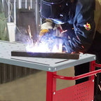 Table de soudage 36x18, Établi en acier capacité 1200 lbs avec 8 fentes à outils, trous de fixation 1/2, Table de travail de soudage avec plateau à outils et 4 roulettes verrouillables