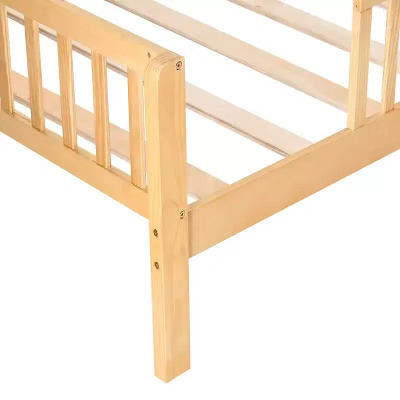 Lit simple en bois massif MAYEERTY pour enfants avec rangement, tête de lit cabane et barrières de sécurité