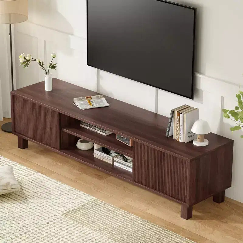 Meuble TV moderne JVNOXK63 de 63 pouces, pouvant accueillir des téléviseurs jusqu'à 70 pouces, doté d'étagères ouvertes avec espace de rangement, idéal pour les salons