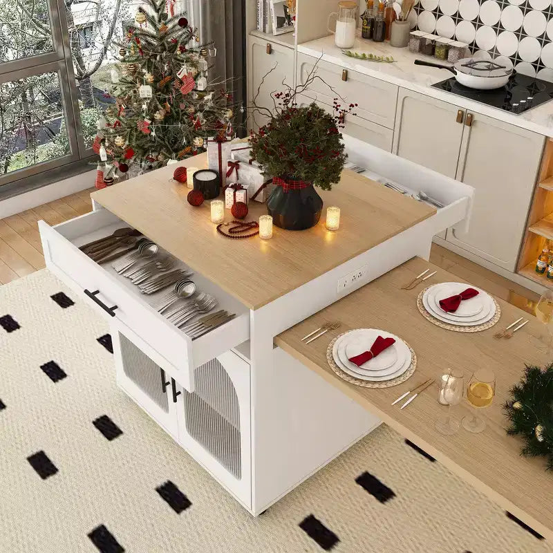 Îlot de cuisine avec table à manger, comptoir effet grain de bois avec prise de courant, desserte de rangement mobile avec armoire et 2 tiroirs, table de préparation de cuisine