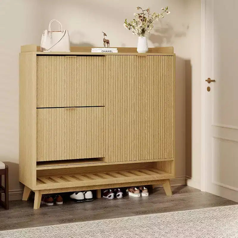 Meuble à chaussures cannelé, range-chaussures étroit autoportant Organisateur de rangement en bois avec porte coulissante et 2 tiroirs et étagères réglables pour la maison