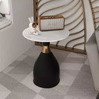 Table d'appoint LeisureMod Bento avec plateau en pierre frittée - Table de chevet à base piédestal noire