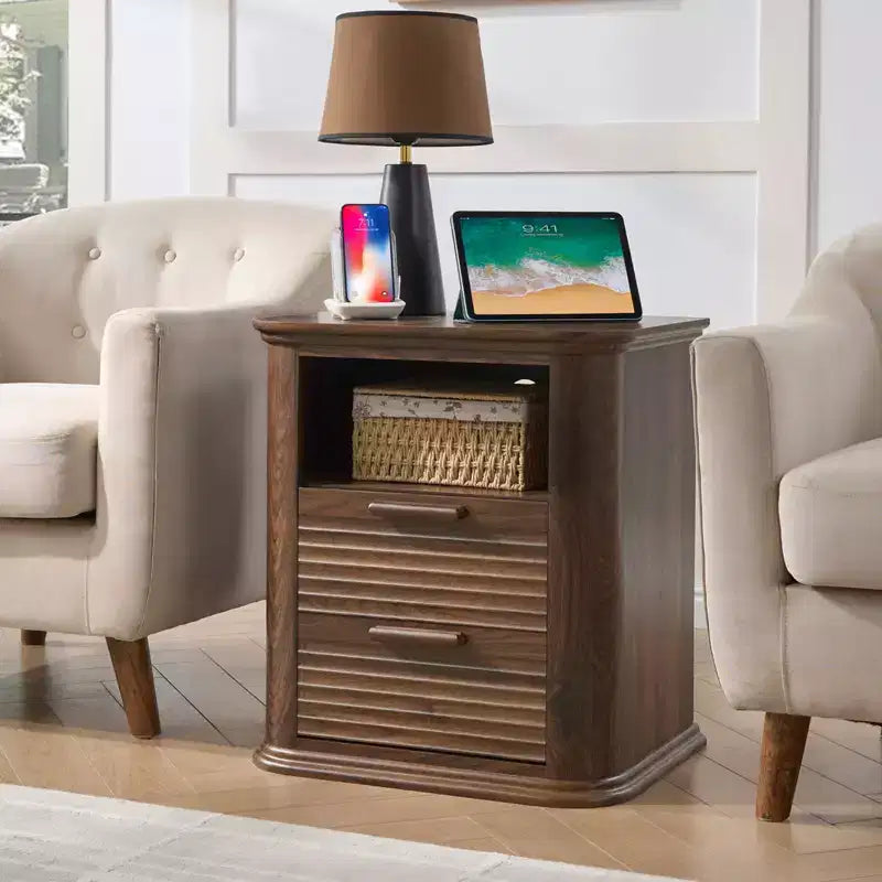 Table de chevet moderne JVNOXK de 22 pouces avec station de charge incurvée, dotée de 2 tiroirs et d'un espace de rangement ouvert, adaptée aux chambres, Noyer