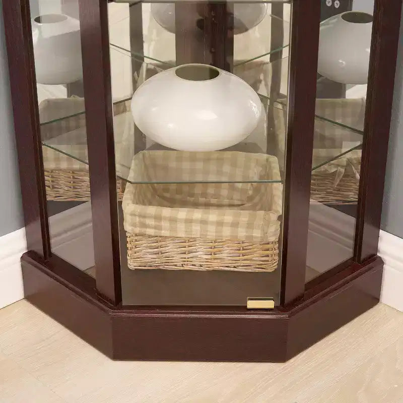 Vitrine d'angle en verre avec lumière, décorations sculptées et étagères réglables pour bar ou vin