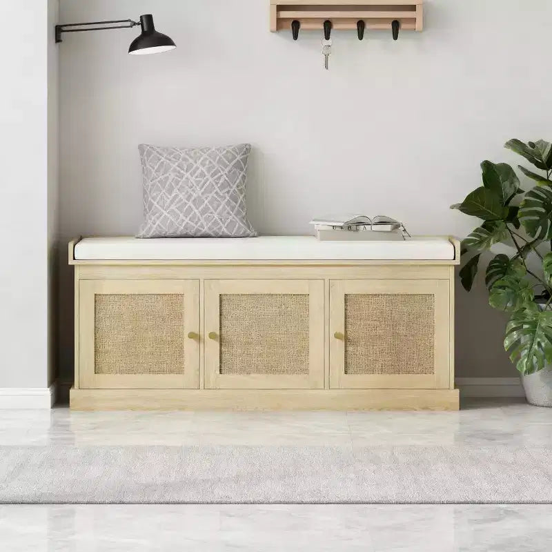 Banc de rangement pour chaussures de style campagnard avec portes en rotin tressé, petit banc d'entrée avec coussin amovible en lin pour petits espaces - Panipeachy