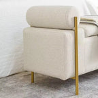Banc de rangement GDFStudio Beryl de 112 cm avec accoudoirs cylindriques et pieds dorés