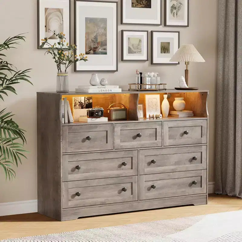 Commode 7 tiroirs avec lumières LED et station de charge - Organisateur de rangement en bois pour chambre à coucher/chambre d'enfant/entrée