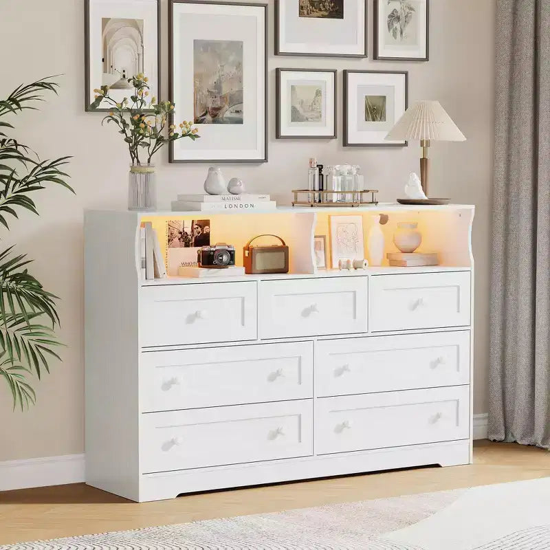 Commode 7 tiroirs avec lumières LED et station de charge - Organisateur de rangement en bois pour chambre à coucher/chambre d'enfant/entrée