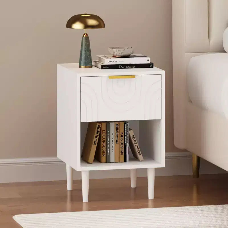 JVNOXK Table de Chevet Moderne de 58 cm avec un Tiroir Spacieux et une Étagère Ouverte, Poignée Décorative Dorée, pour Chambre et Salon, Blanc
