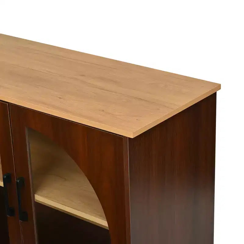 Meuble TV style ferme JVNOXK avec portes vitrées semi-cintrées, pouvant accueillir des téléviseurs jusqu'à 70 pouces. Buffet aspect bois avec étagères réglables, Noyer