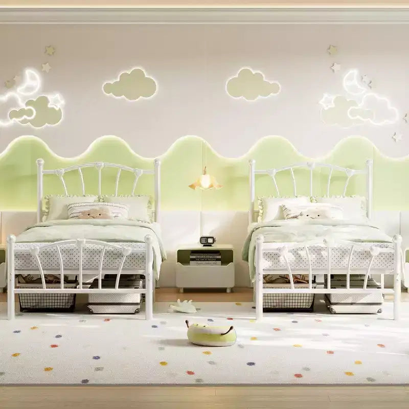 Cadre de lit en métal en forme de cœur avec tête de lit et pied de lit, design plateforme avec support à lattes solide et espace de rangement sous le lit pour chambre à coucher