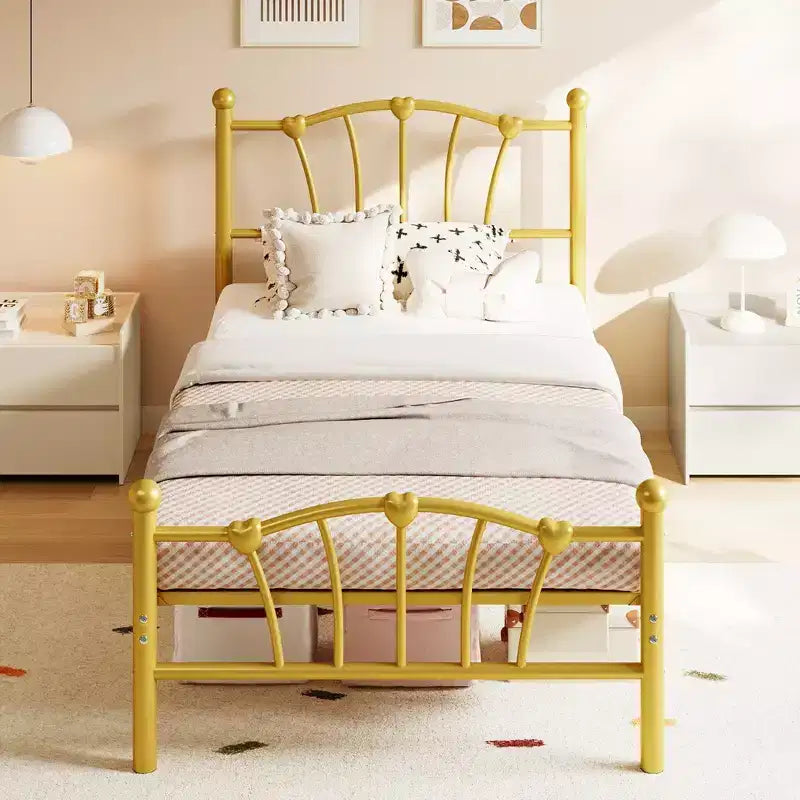 Cadre de Lit en Métal avec Tête de Lit en Forme de Cœur Charmant, Plateforme Robuste, Rangement Sous le Lit, Pas Besoin de Sommier, Parfait pour Chambre d'Enfant et de Fille