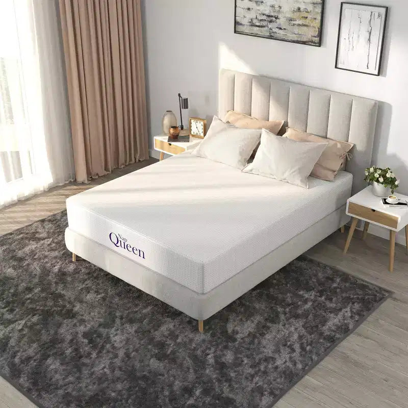 Matelas en mousse à mémoire de forme au charbon de bambou avec housse en maille soyeuse