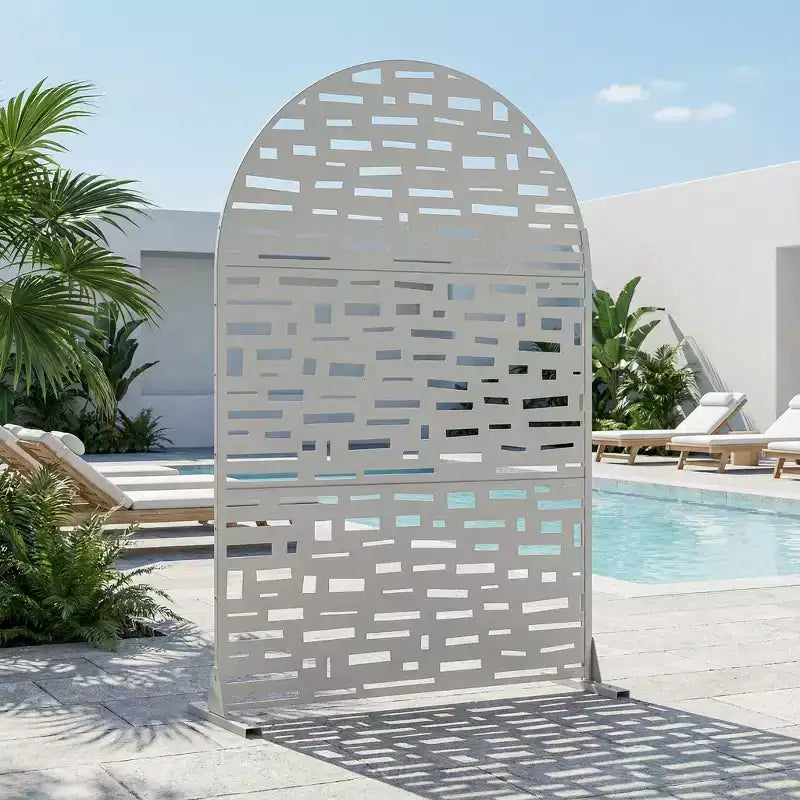 Panneaux de clôture autoportants Dovelina 72H x 47W en métal arqué pour extérieur, gris clair/marron, pour jardin, patio, terrasse, cour