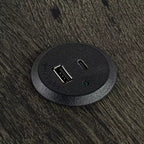 Ensemble de salle à manger GDFStudio Carter 3 pièces de hauteur comptoir en bois de style transitionnel avec table de recharge USB et tabourets rembourrés capitonnés à boutons
