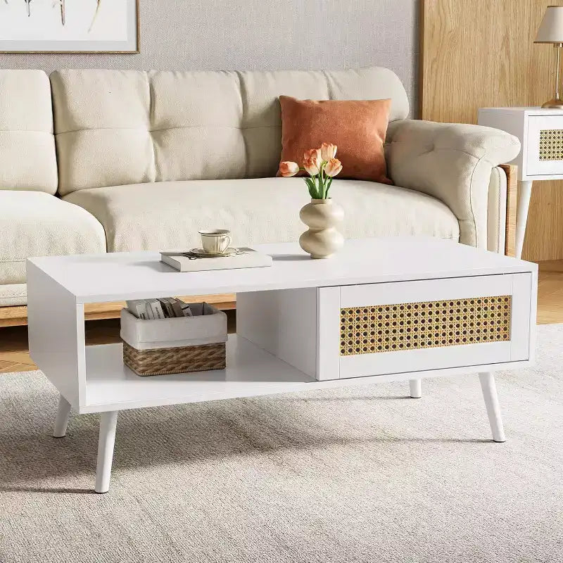 Table basse bohème en bois avec portes coulissantes en rotin et étagère de rangement, table centrale de style Mid-Century avec compartiments cachés pour salon et chambre