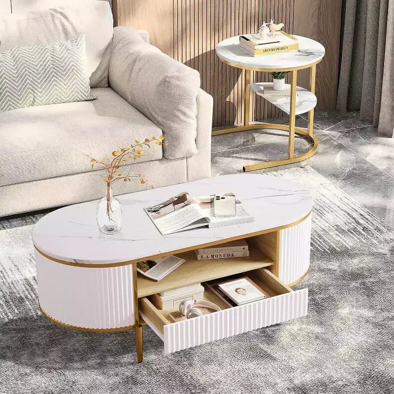 Table basse ovale de 120 cm, table centrale moderne cannelée avec plateau imitation marbre, tiroirs coulissants et pieds en métal doré, table à thé minimaliste pour salon