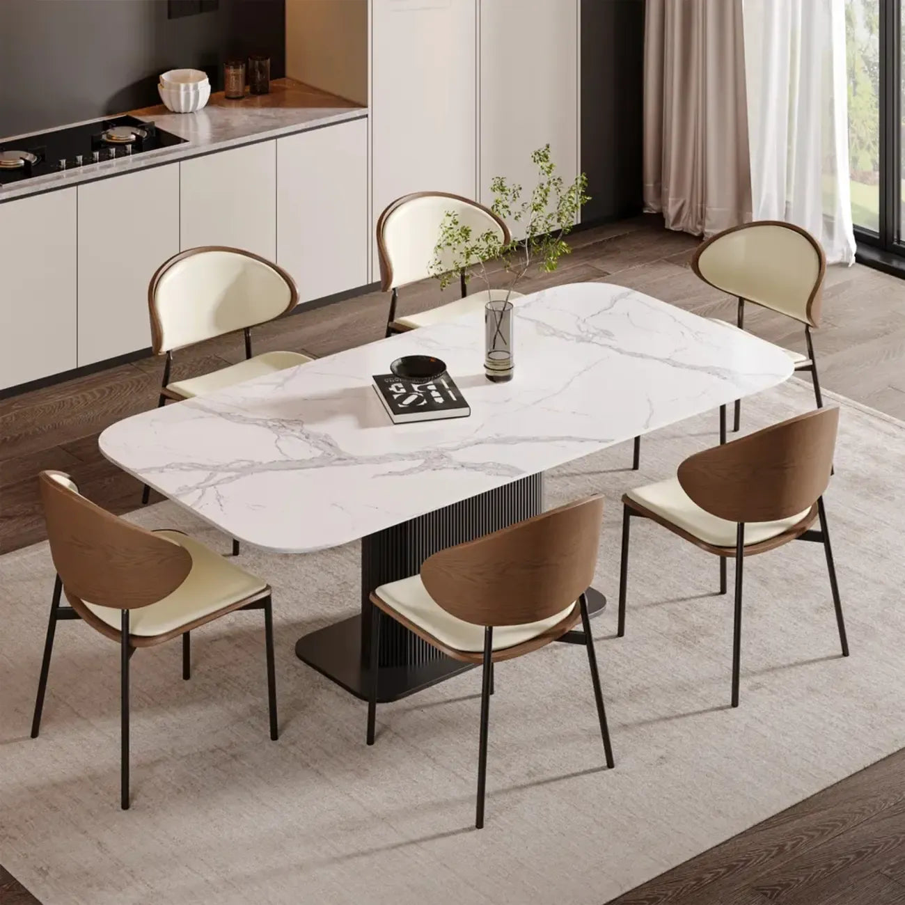 Chaise de salle à manger à dossier incurvé en cuir noir
