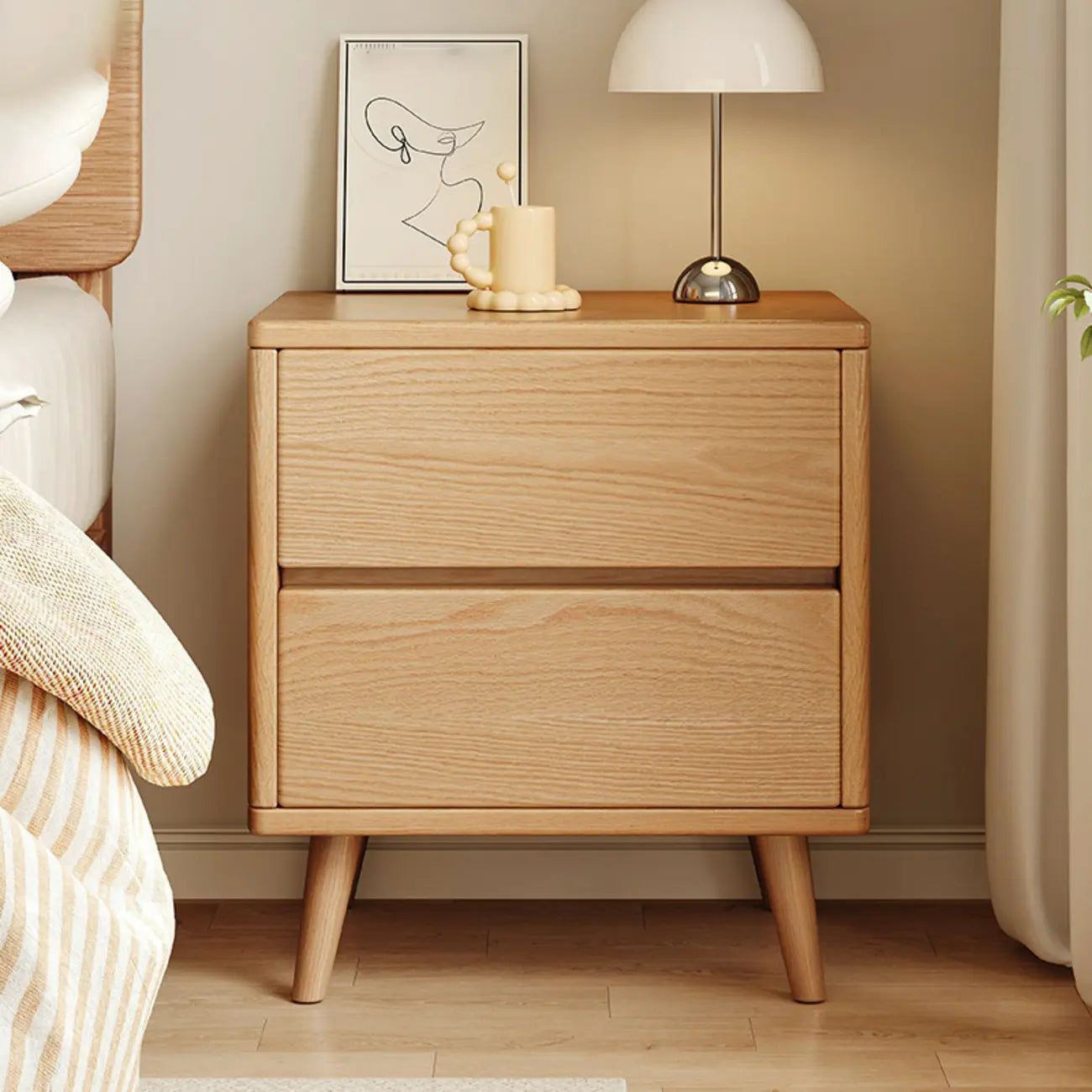 Table de chevet en bois au fini naturel avec tiroirs
