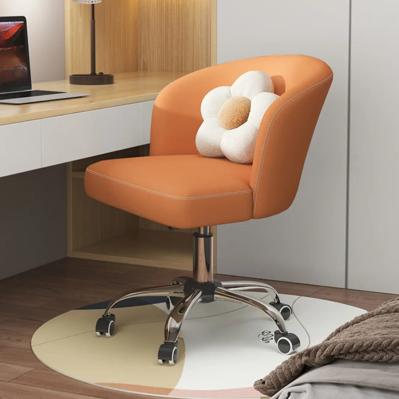 Fauteuil de bureau pivotant élégant en cuir orange