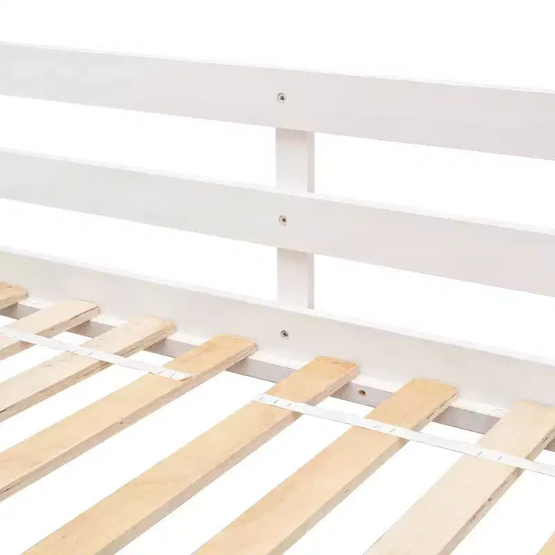 Lit superposé Whisen Twin sur Twin avec toit, fenêtre, jardinière, porte, barrières de sécurité et échelle