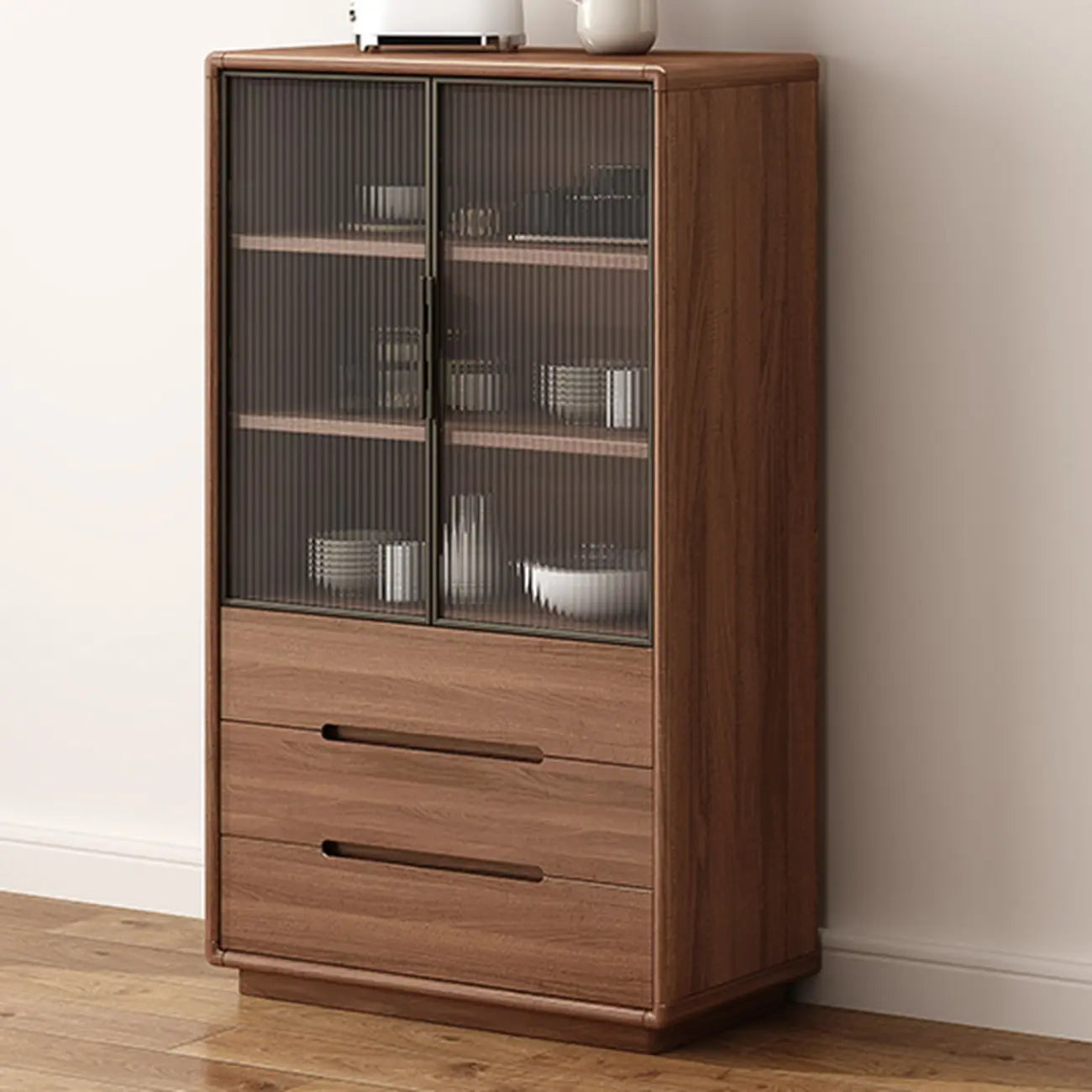 Buffet en bois moderne avec de spacieux placards de rangement