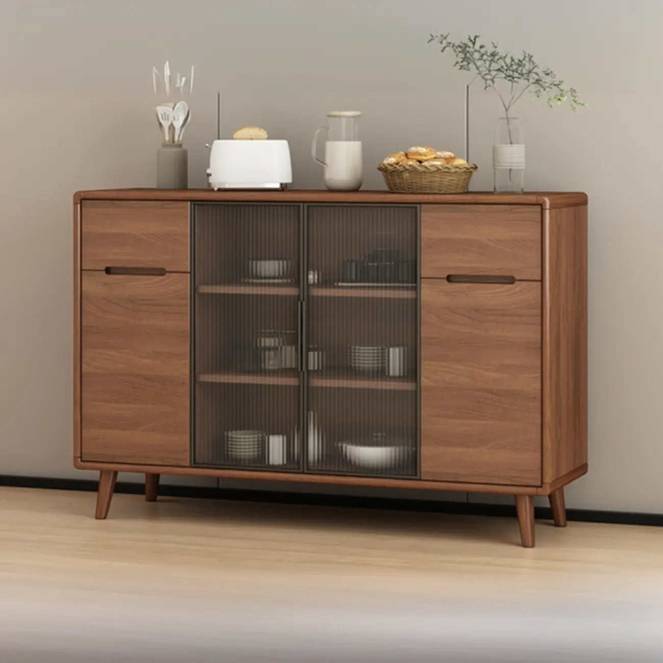 Buffet en bois moderne avec de spacieux placards de rangement