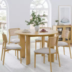 PexFix 45 Table de salle à manger de style campagnard en chêne massif avec plateau rond en bois, idéale pour les salles à manger modernes et les réunions de famille.