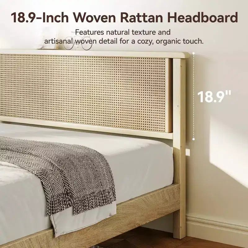 Cadre de lit plateforme Dyonery Queen Size en rotin et bois - Tête de lit bohème naturelle, lattes en bois robustes, silencieux, aucun sommier tapissier requis, poids maximal de 360 kg