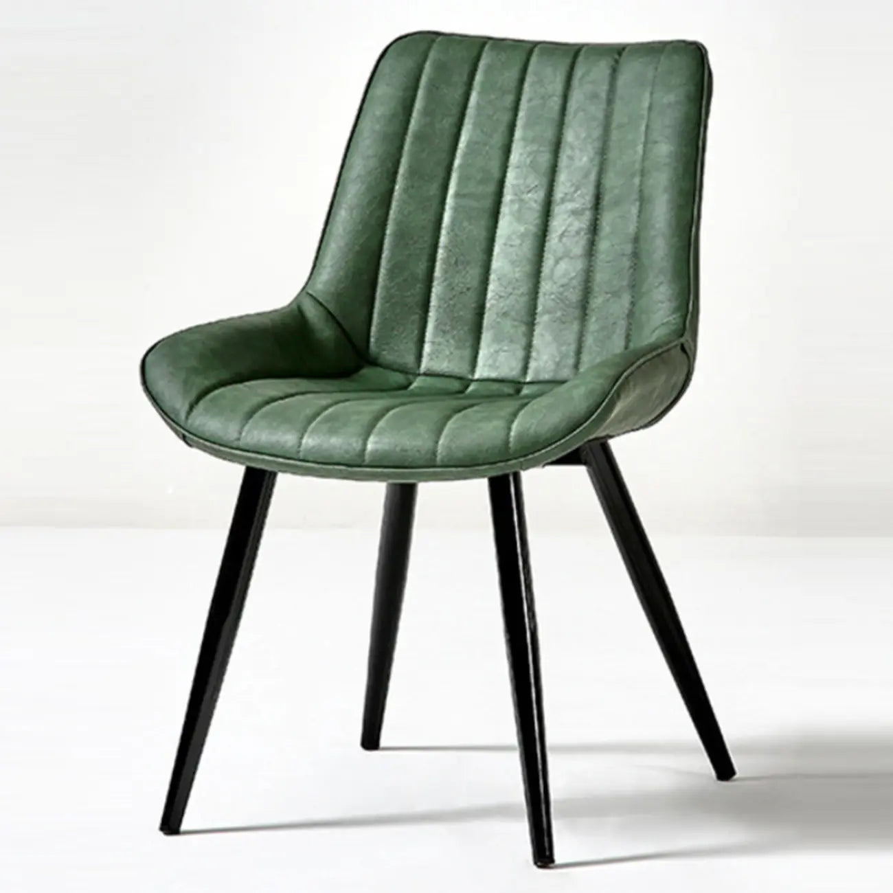 Chaise de salle à manger simple en cuir rembourré avec dossier solide et pieds en métal