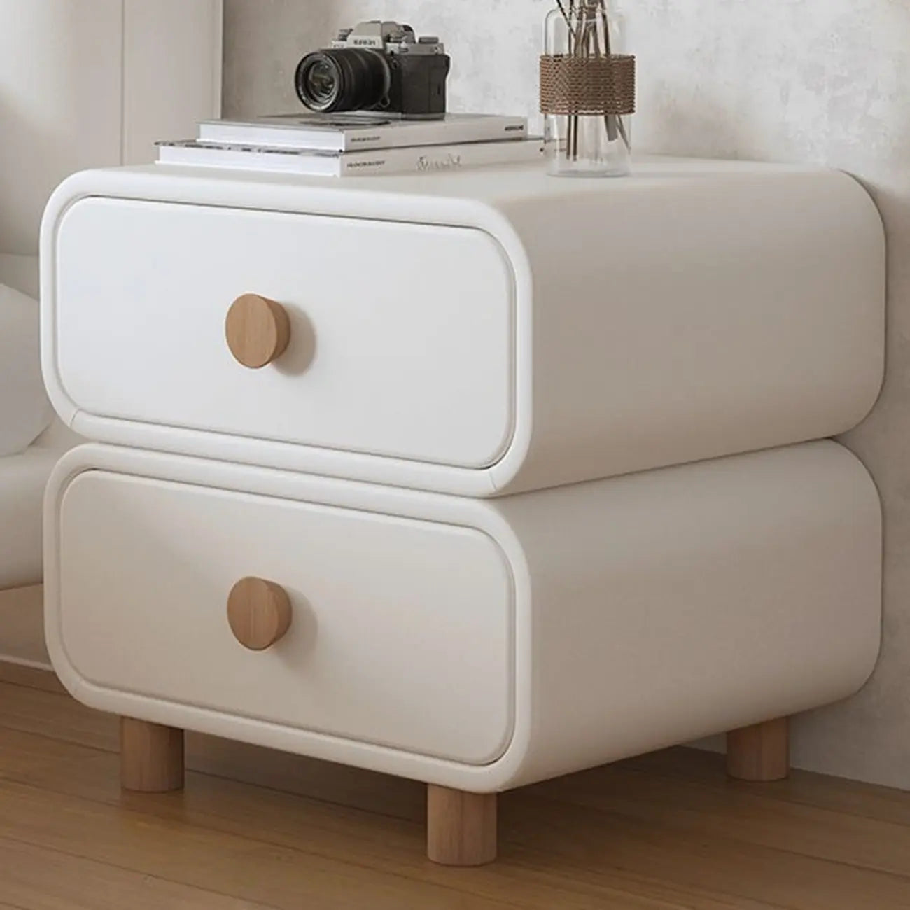 Table de chevet scandinave en similicuir avec finition en faux cuir