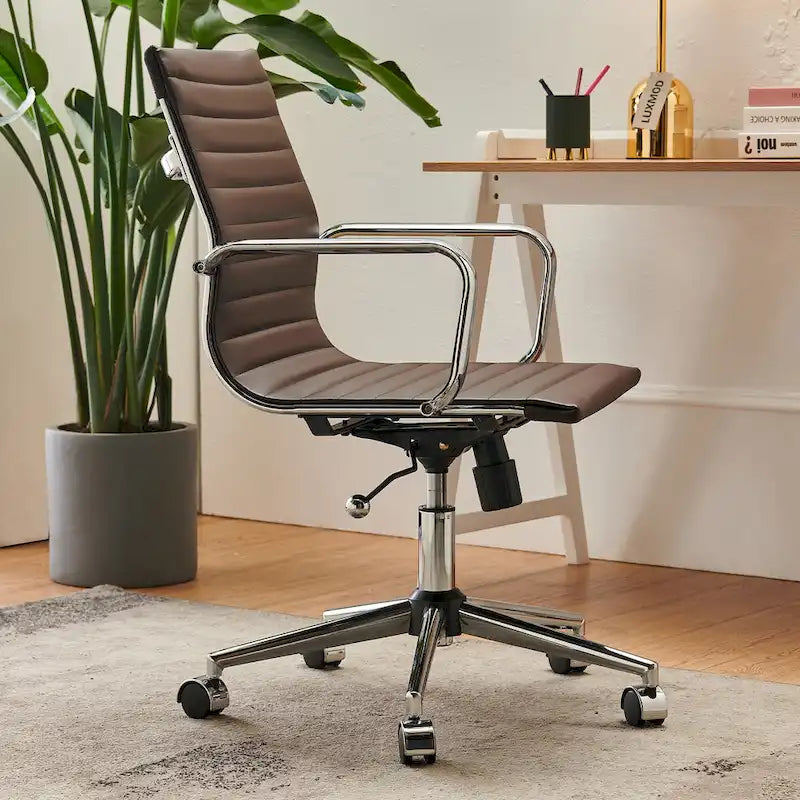 Chaise de bureau à dossier cannelé LUXMOD pour ordinateur et télétravail