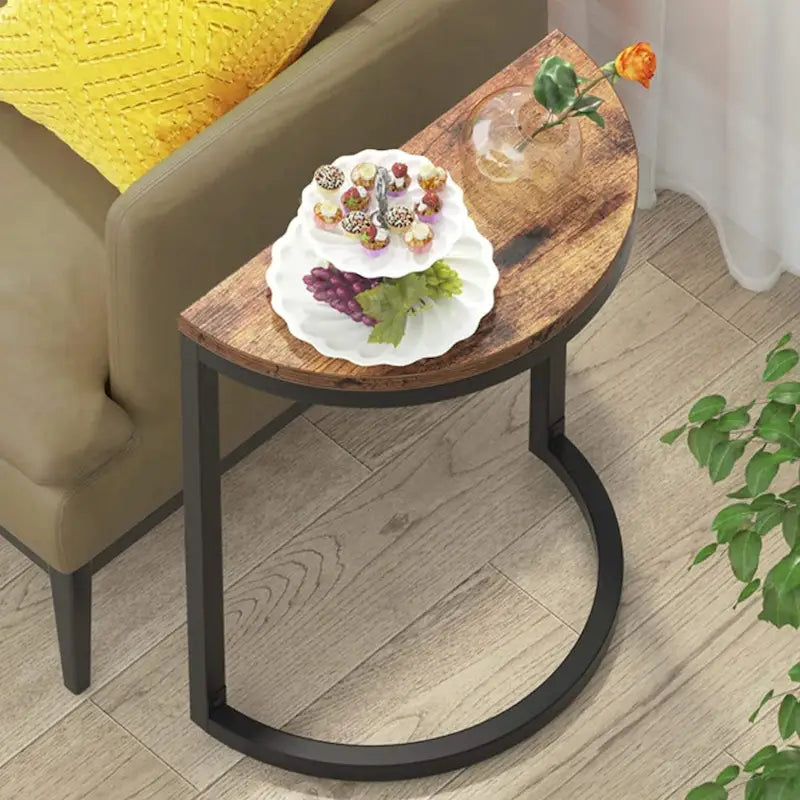 Table d'appoint demi-ronde, table d'appoint étroite, table basse en C mince avec cadre en métal