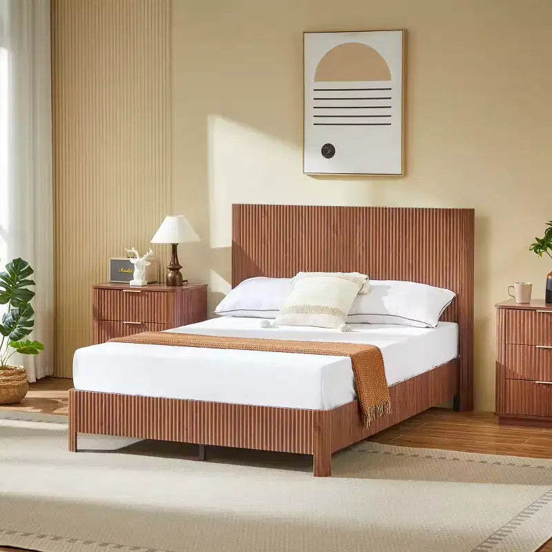 Cadre de lit plateforme en bois pour lits Double/Queen/King avec accents ondulés - ModernLuxe
