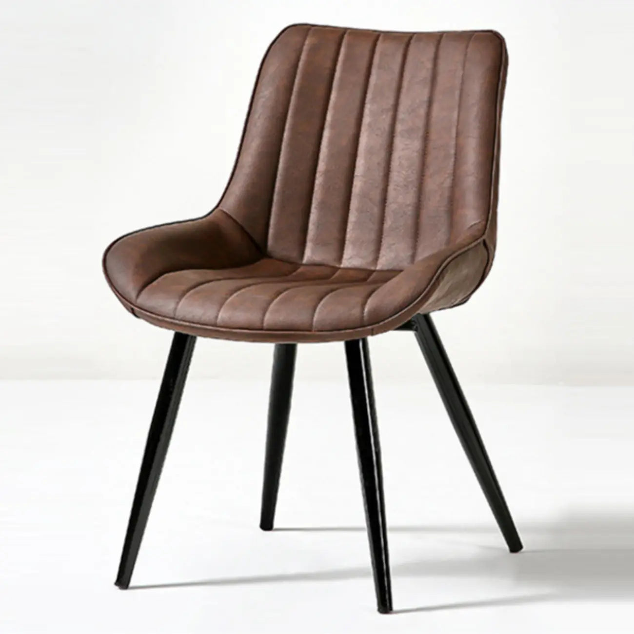 Chaise de salle à manger simple en cuir rembourré avec dossier solide et pieds en métal