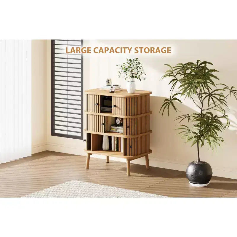 Meuble de rangement, commode à 3 tiroirs Mid-Century Modern avec porte coulissante, osier naturel et pieds en bois pour chambre à coucher ou salon