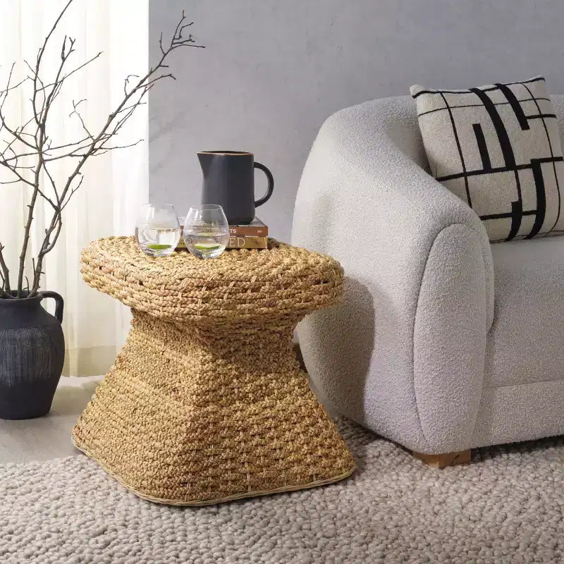 Table d'appoint Caprianna en jacinthe d'eau tressée - CWK2010 - Naturel - Safavieh Couture