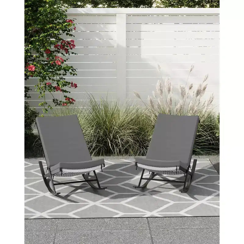 Lot de 2 fauteuils à bascule d'extérieur en rotin tressé résistant aux intempéries avec coussins pour véranda, jardin ou pelouse, marron