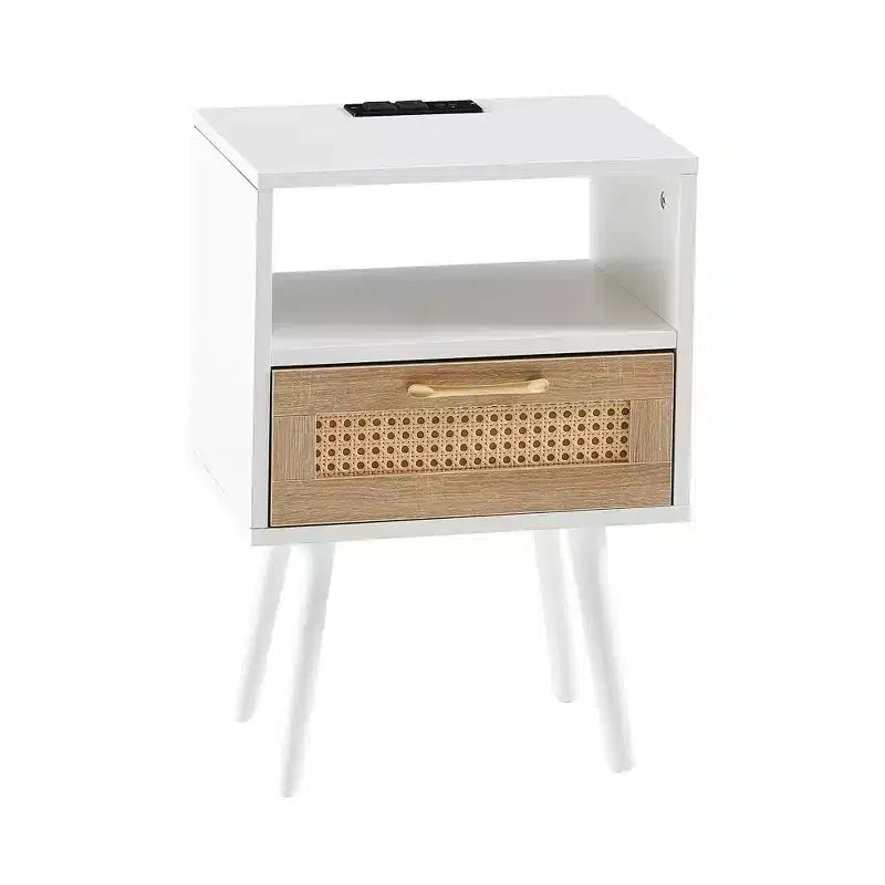 Table d'appoint en rotin de 39,9 cm avec prise de courant et ports USB, table de chevet moderne avec tiroir et pieds en bois massif, table d'appoint pour salon, chambre à coucher, blanc