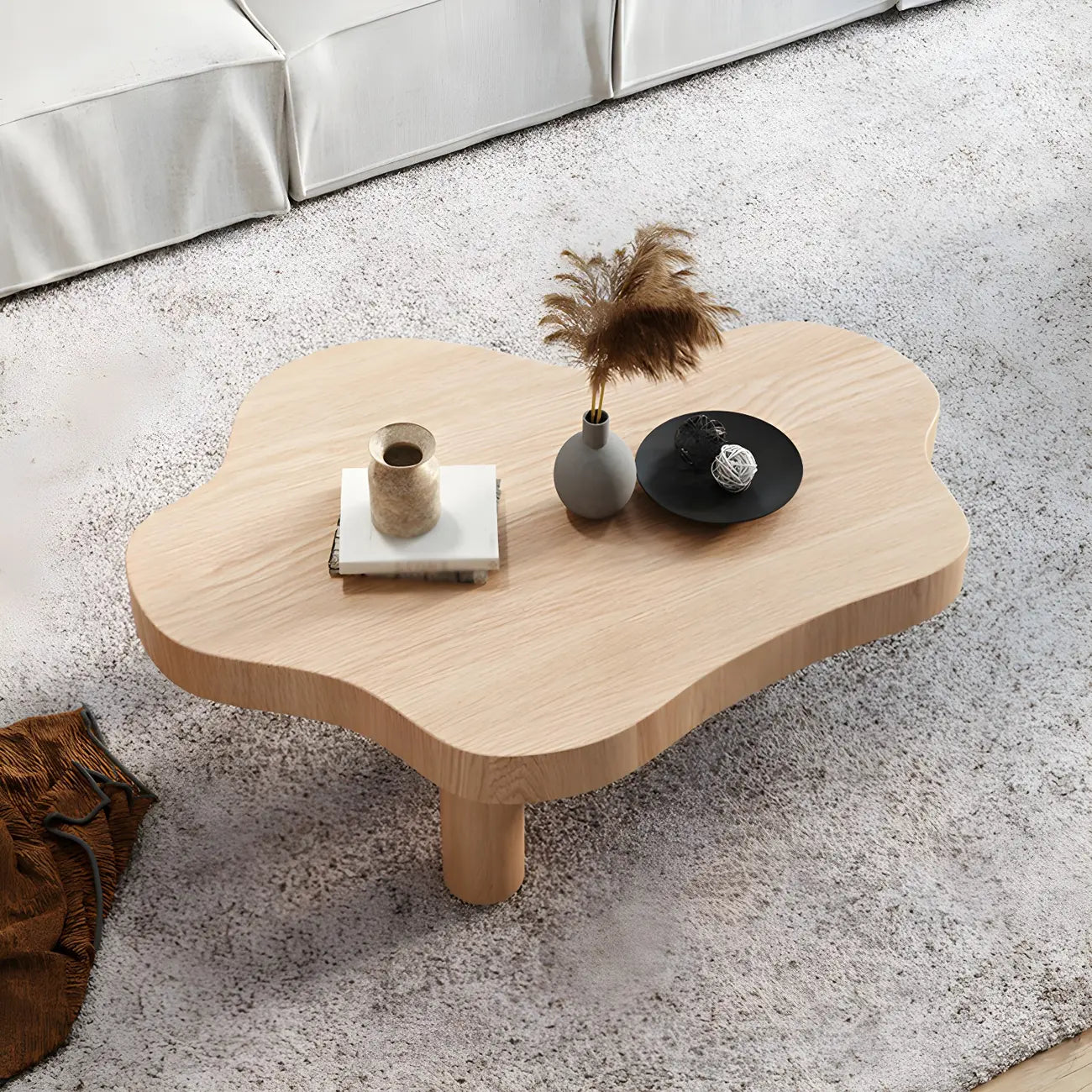 Table basse en pin naturel en forme de nuage à 3 pieds