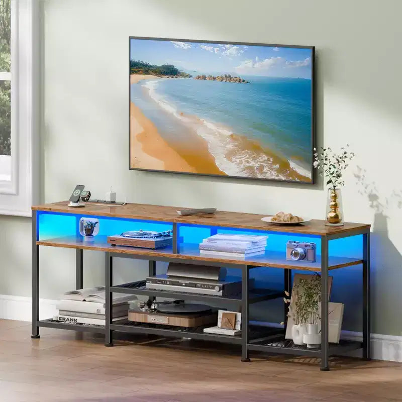 Meuble TV Rustique Marron de 160 cm avec Station de Chargement, Lumières LED, Centre de Divertissement pour TV jusqu'à 70 Pouces, Console Média avec Étagères de Rangement pour Salon