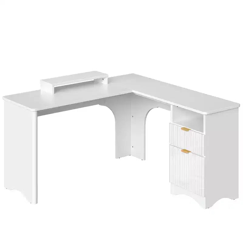 Bureau d'angle Bestier de 140 cm avec tiroirs, bureau d'ordinateur de bureau avec coins arrondis, support d'écran et panneaux cannelés, blanc et noyer