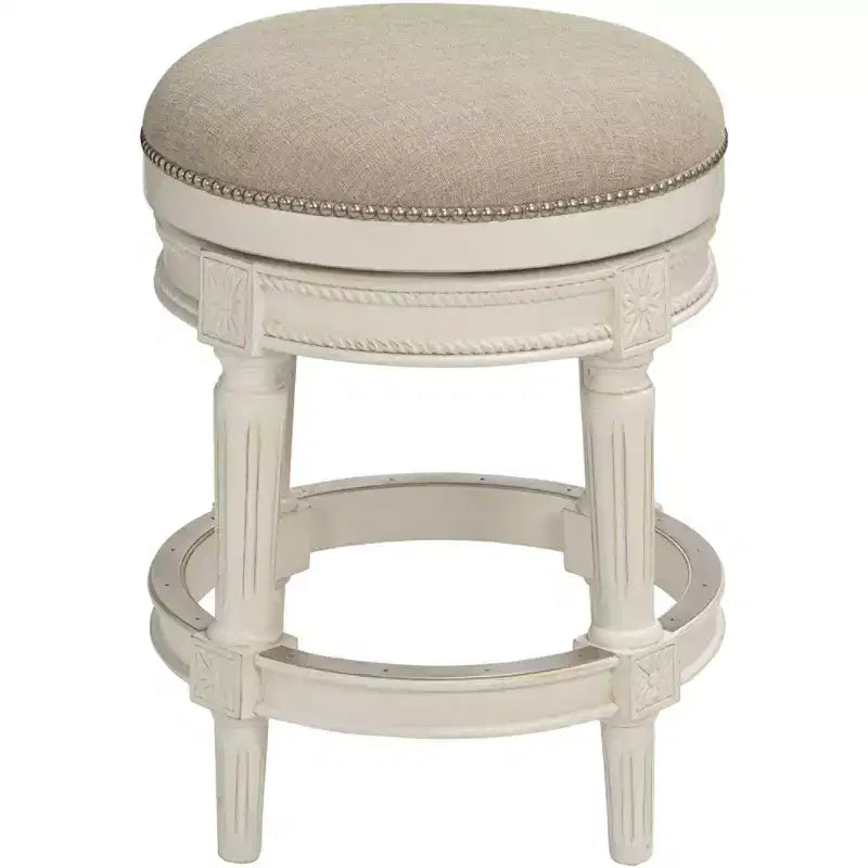 55 Downing Street Oliver Wood Tabouret de bar pivotant Blanc vieilli 62,2 cm de haut Coussin rond traditionnel crème avec repose-pieds pour îlot de cuisine