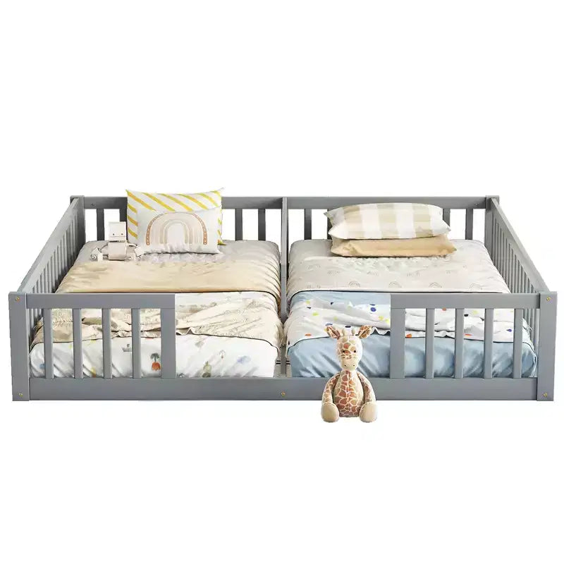 Lit double Bellemave avec barrières de sécurité, en pin et bois composite, naturel et gris, sûr, robuste, peu encombrant, assemblage facile pour enfants