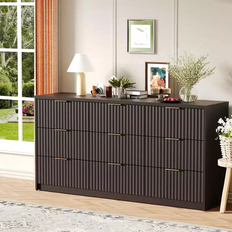 COZONY Commode cannelée à 8/9 tiroirs - Grand meuble de rangement en bois avec poignées métalliques et dispositif anti-basculement pour chambre à coucher, salon, couloir