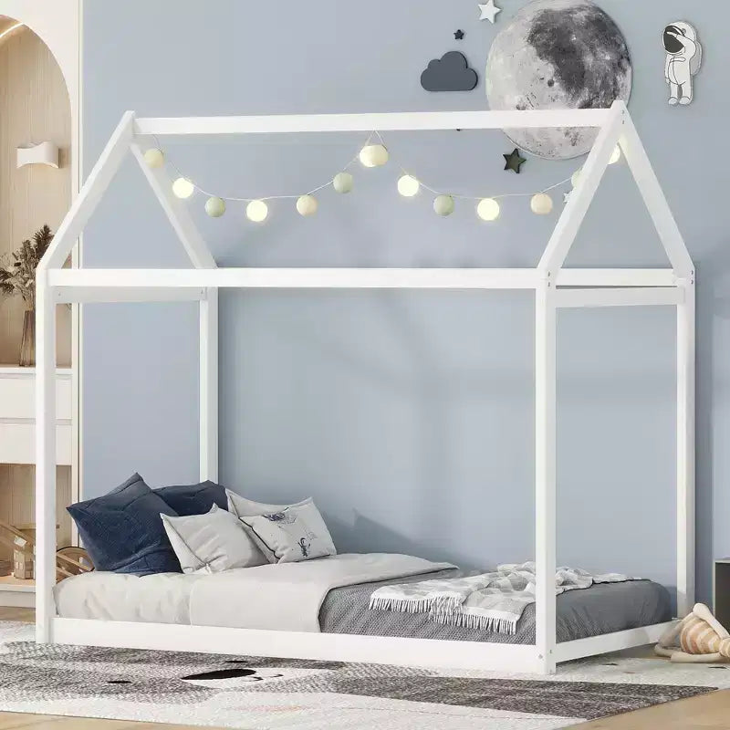 Lit plateforme en bois Whisen, taille double, en forme de maison