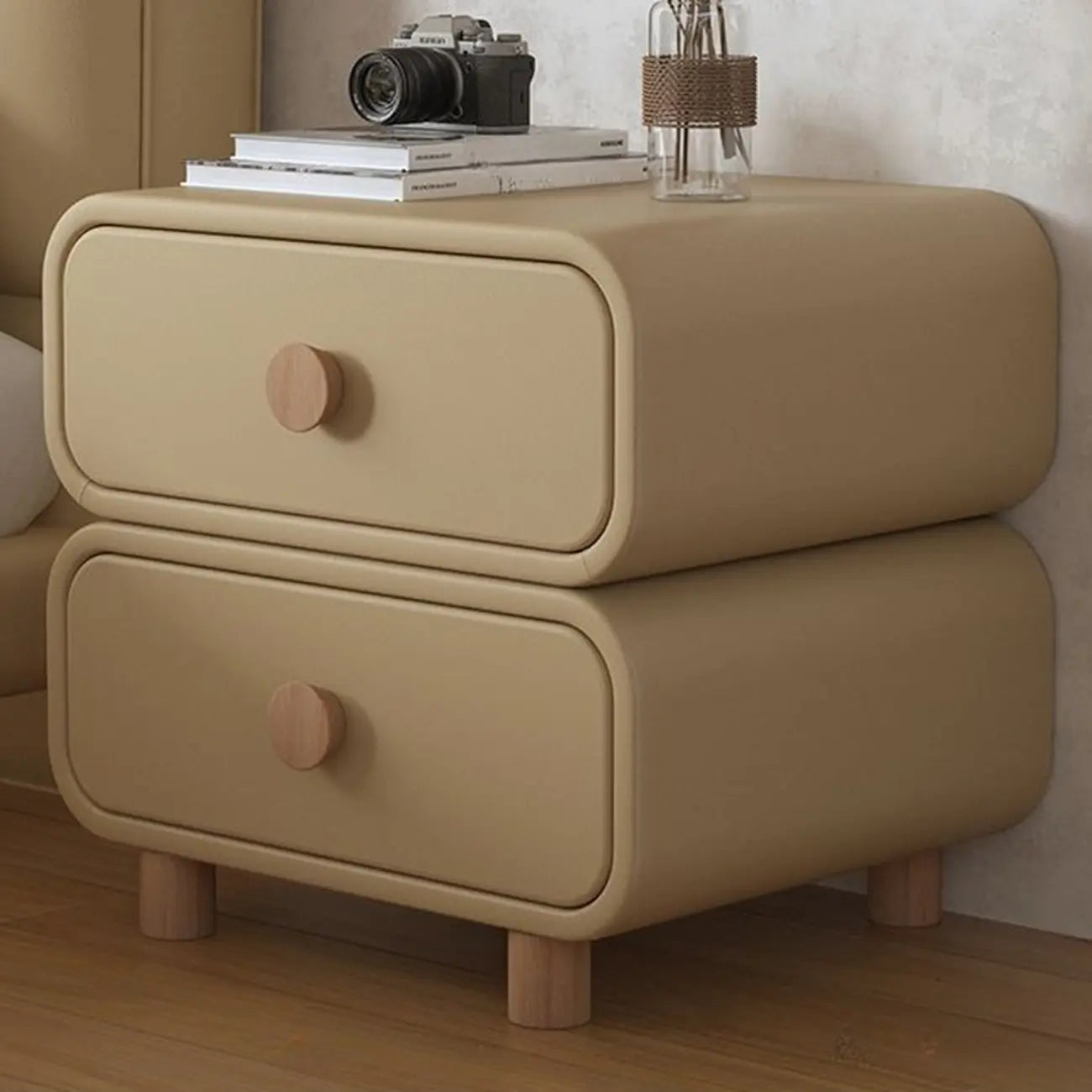 Table de chevet scandinave en similicuir avec finition en faux cuir