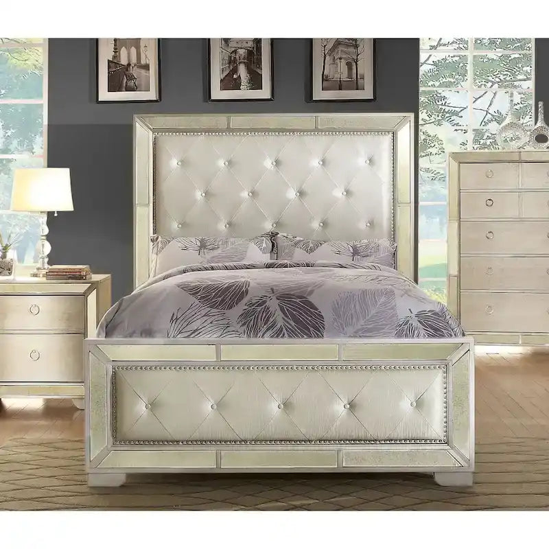 Lit capitonné Gevi Modern Gold de Furniture of America en similicuir