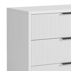 Commode, Meuble à tiroirs – 29,9 po 3 tiroirs cannelés avec pieds en métal et dispositif anti-basculement, rangement blanc pour chambre à coucher, entrée